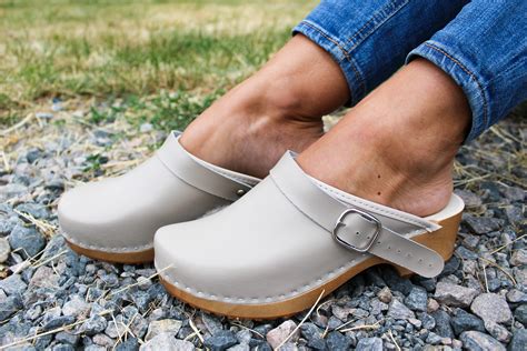 Women's Clogs .